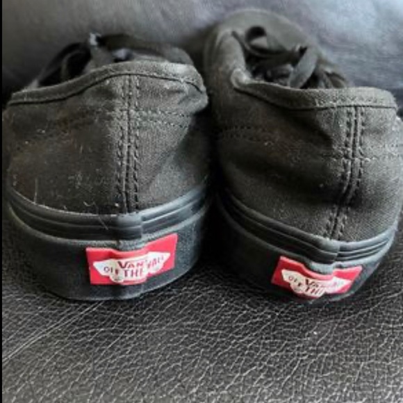 Size 8 men’s vans shoes - Picture 3 of 6